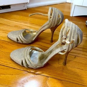 Timeless closed toe heel, champagne color